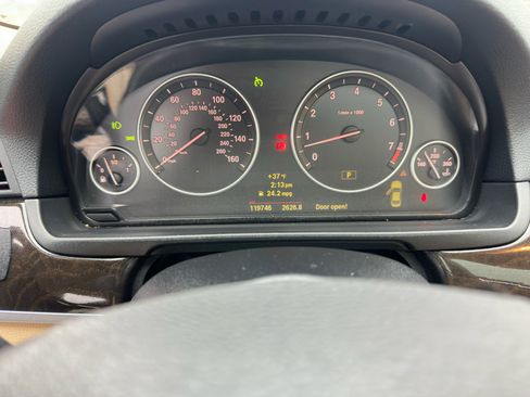 Used 2011 BMW 535i 4dr Sdn 535i RWD image 38