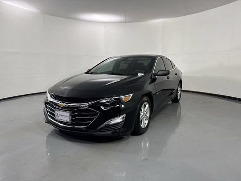 Used 2022 Chevrolet Malibu LS FWD image 2