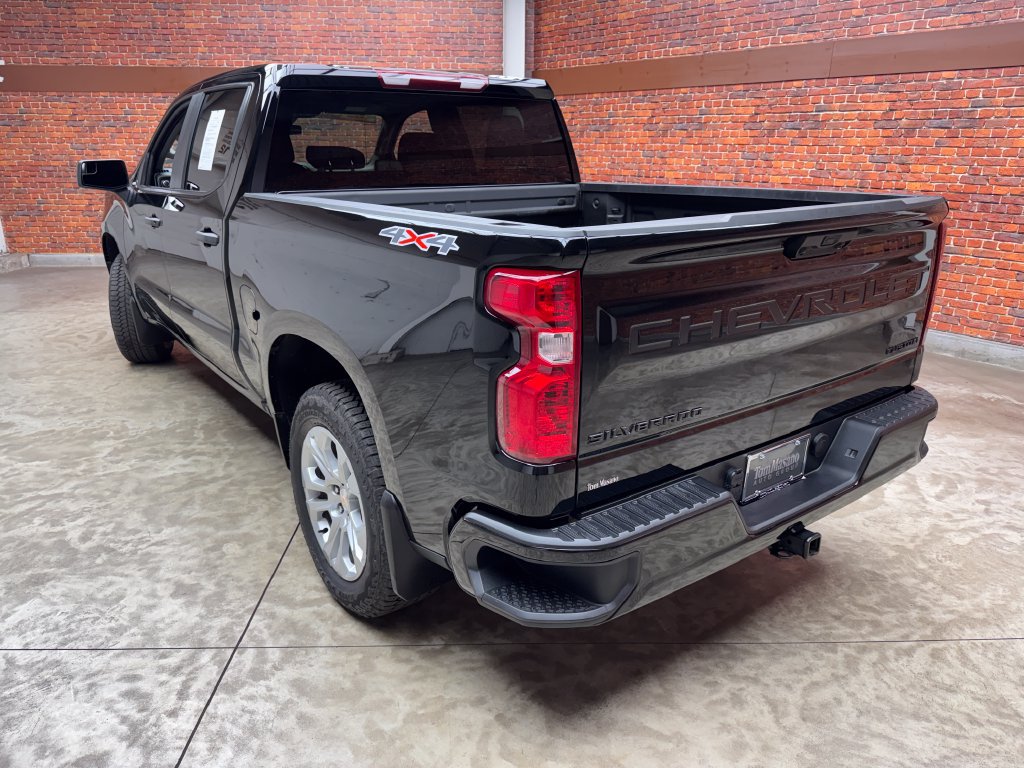 Used 2025 Chevrolet Silverado 1500 Custom w/ Turbomax Blackout Package AWD/4WD image 2