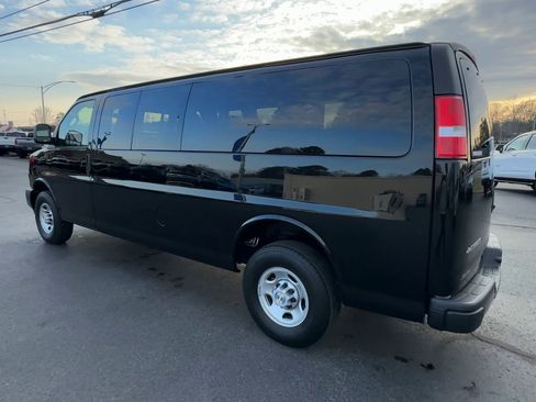 Used 2025 Chevrolet Express 3500 LS RWD image 6