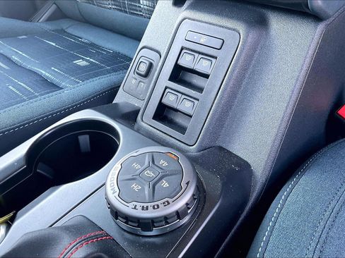 Certified 2026 Ford Bronco Heritage Edition AWD/4WD image 36