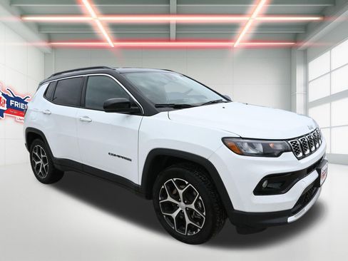 Used 2024 Jeep Compass Limited AWD/4WD image 4