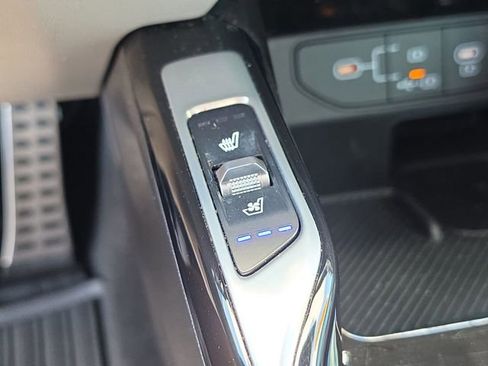 Used 2024 Kia Sorento SX image 38