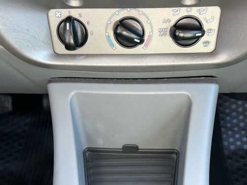 Used 2003 Ford Explorer Sport Trac XLS image 28