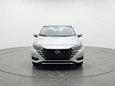 Used 2025 Nissan Versa SV image 2