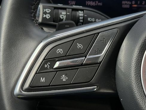 Used 2025 Buick Envision Preferred AWD/4WD image 25