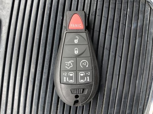 Used 2017 Dodge Grand Caravan GT FWD image 32