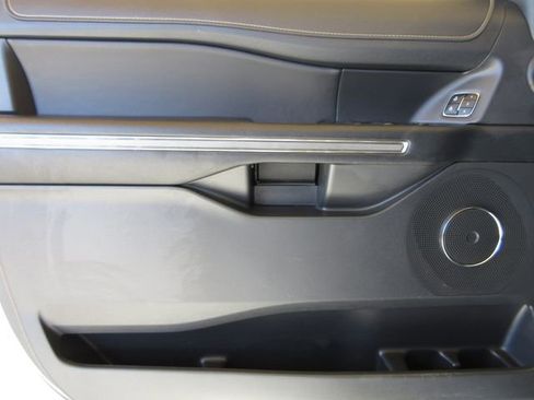 Certified 2024 Ford Expedition Max XLT image 9