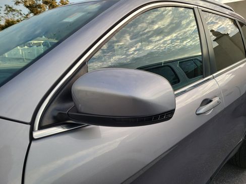 Used 2019 Jeep Cherokee Latitude Plus image 6