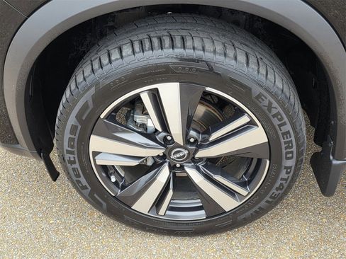 Used 2022 Nissan Rogue Platinum w/ Head-Up Display Package image 32