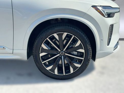 Certified 2025 Volvo XC90 B6 Plus w/ Protection Package Premier image 11