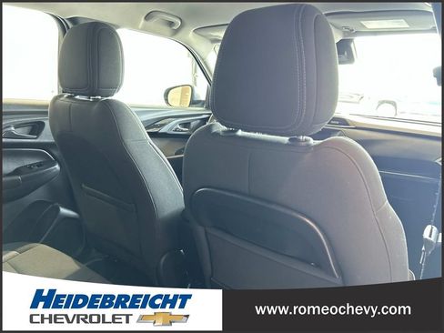Certified 2023 Chevrolet TrailBlazer LS FWD image 30