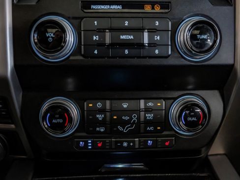 Used 2020 Ford F250 Platinum w/ FX4 Off-Road Package image 28