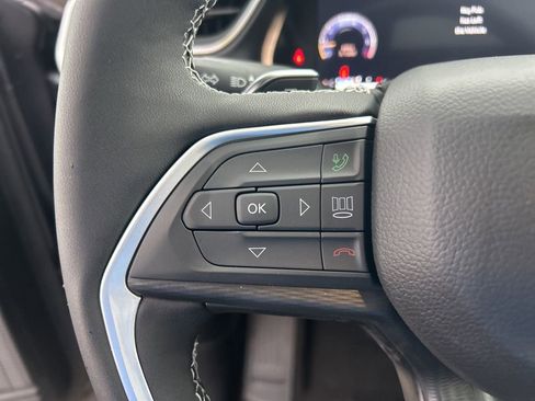 New 2025 Jeep Grand Cherokee Laredo w/ Luxury Tech Group I image 44