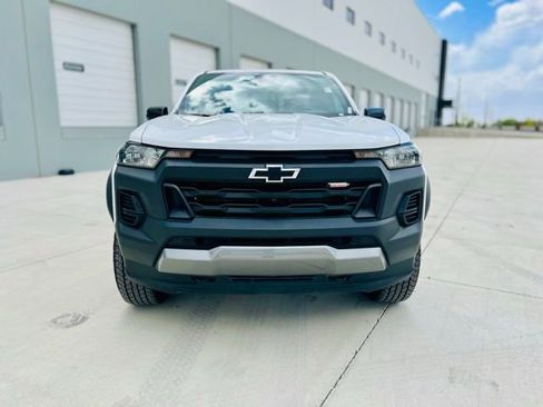 Used 2024 Chevrolet Colorado Trail Boss w/ Technology Package image 4