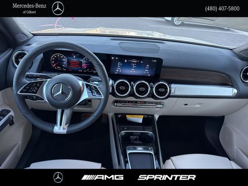 New 2026 Mercedes-Benz GLB 250 image 18