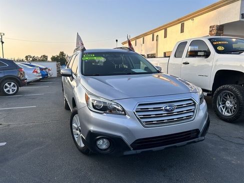 Used 2017 Subaru Outback 2.5i Premium image 30