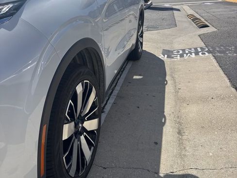 Used 2025 Mitsubishi Outlander SE image 2