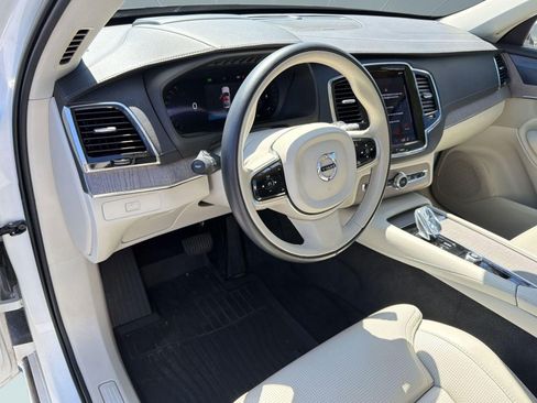 Certified 2023 Volvo XC90 B6 Ultimate w/ Protection Package Premier image 4