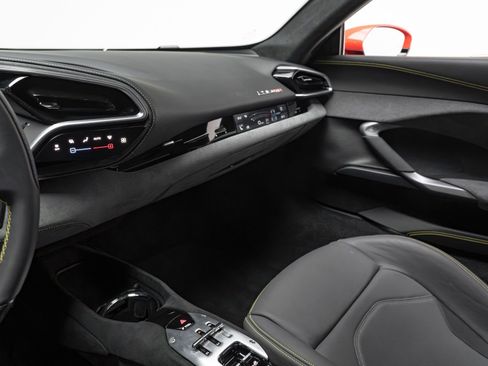 Used 2023 Ferrari 296 GTB RWD image 33