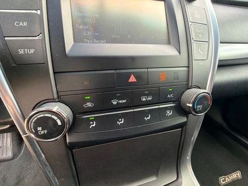 Used 2015 Toyota Camry SE FWD image 25