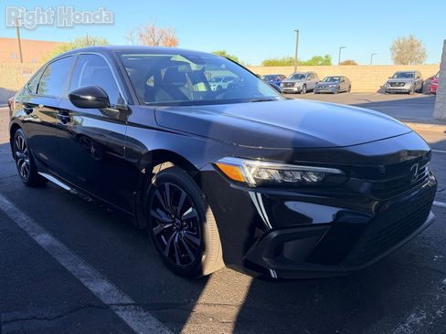 Used 2023 Honda Civic EX image 5