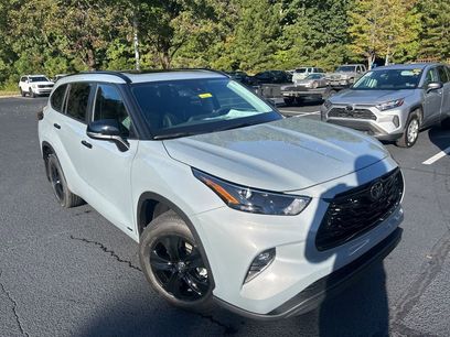 New 2025 Toyota Highlander XLE