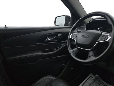 Used 2022 Chevrolet Traverse RS image 16