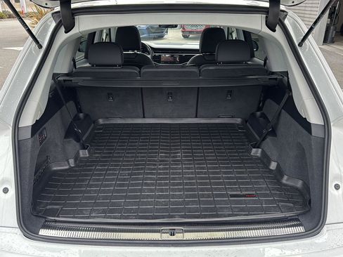 Used 2022 Audi Q7 Premium Plus image 15