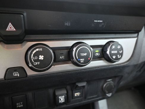 Used 2020 Toyota Tacoma SR5 image 14