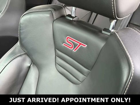 Used 2018 Ford Focus ST w/ Equipment Group 402A image 16