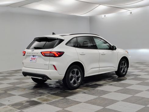 Used 2024 Ford Escape ST-Line Select w/ Tech Pack #2 image 11