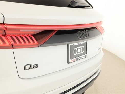 Used 2021 Audi Q8 Premium Plus image 31