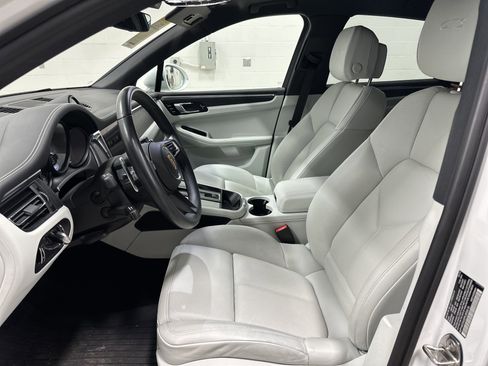 Used 2023 Porsche Macan GTS image 16
