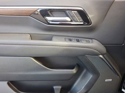 New 2026 Chevrolet Suburban High Country AWD/4WD image 9