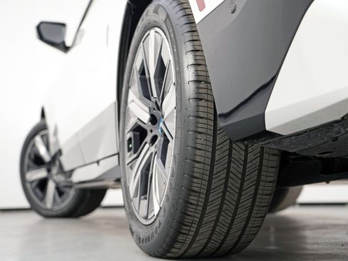 Used 2024 BMW iX xDrive50 w/ Premium Package image 65