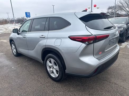 Used 2023 Toyota Highlander LE image 5