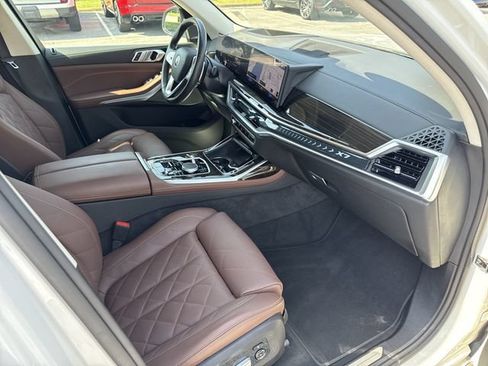 Used 2025 BMW X7 xDrive40i w/ Premium Package AWD/4WD image 37