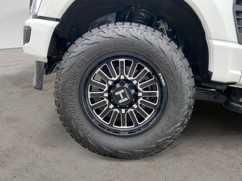 Used 2024 Ford F250 Lariat w/ Lariat Ultimate Package AWD/4WD image 14