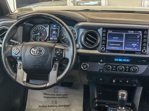 Used 2022 Toyota Tacoma TRD Off-Road RWD image 12