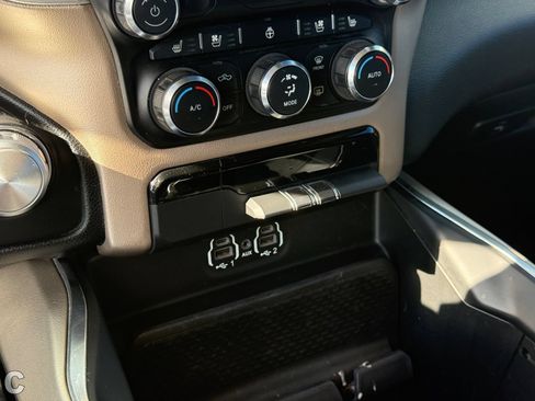 Used 2020 RAM 1500 Laramie RWD image 22