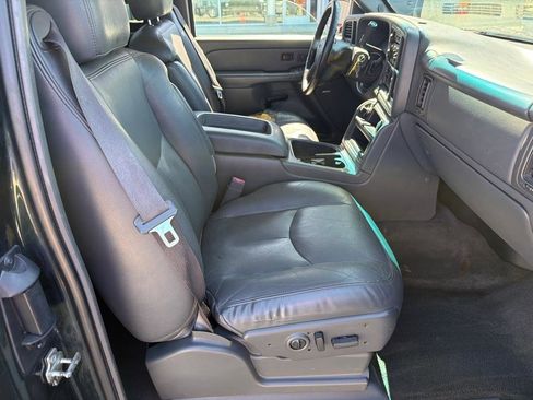 Used 2006 GMC Sierra 1500 SLT w/ Onstar Plus Package RWD image 9