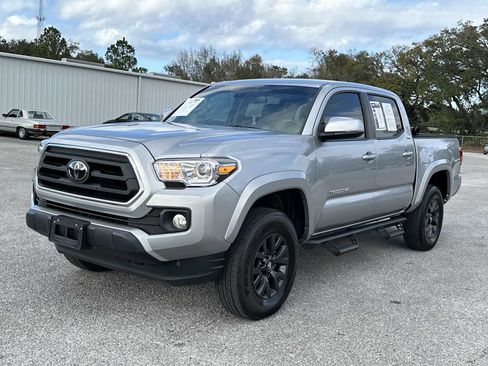 Used 2023 Toyota Tacoma SR5 w/ Technology Package image 5