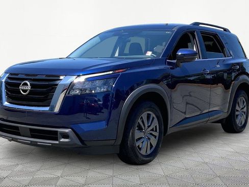 Used 2025 Nissan Pathfinder SV AWD/4WD image 3