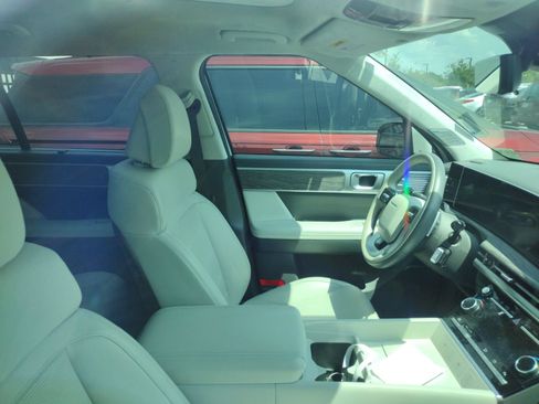 Used 2025 Hyundai Santa Fe Calligraphy FWD image 4