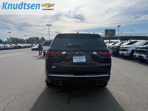 Used 2023 Chevrolet Traverse Premier w/ LPO, Floor Liner Package AWD/4WD image 6