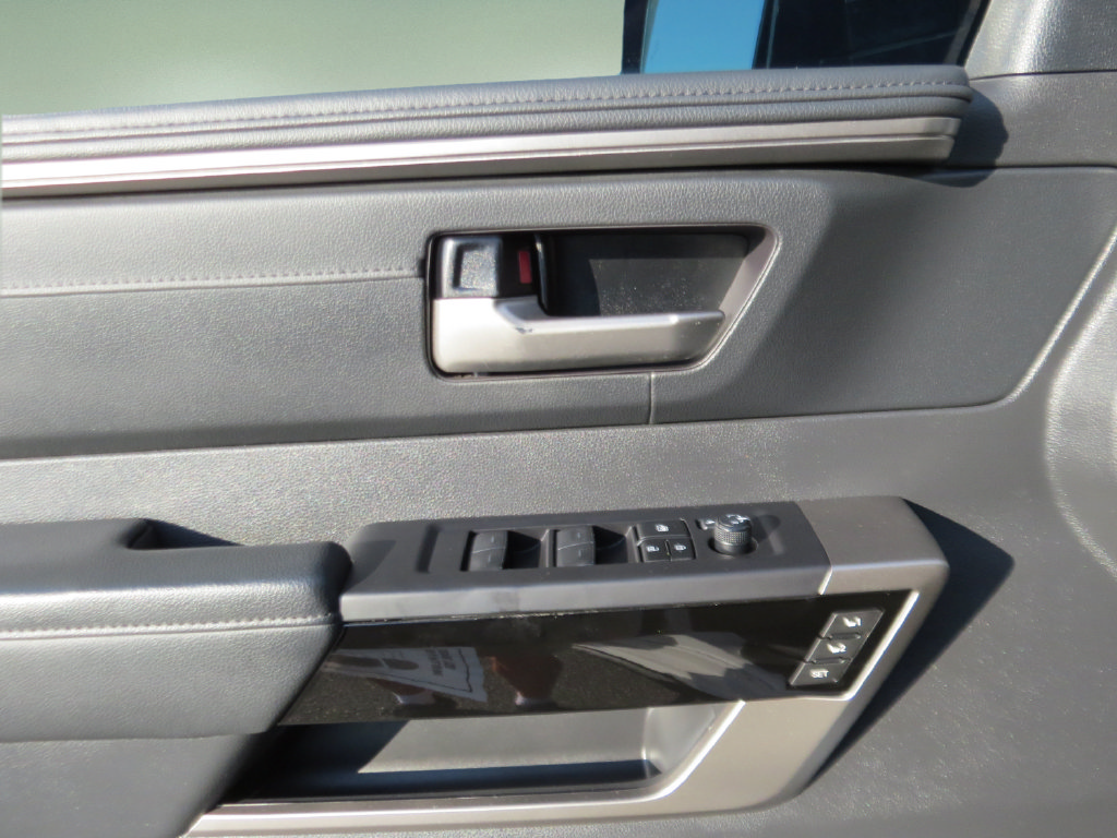 Used 2024 Toyota Tundra Limited AWD/4WD image 19