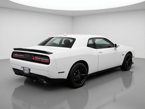 Used 2016 Dodge Challenger R/T Plus image 3