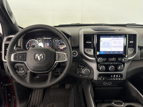 Used 2025 RAM 1500 Big Horn AWD/4WD image 3