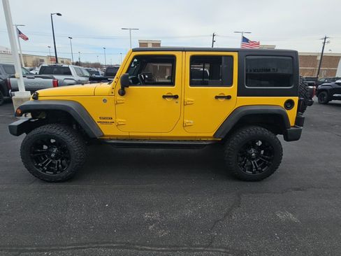 Used 2015 Jeep Wrangler Unlimited Sport AWD/4WD image 6